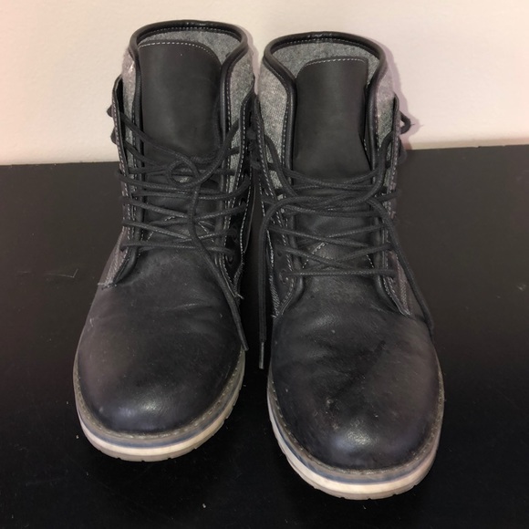 Boots - Picture 2 of 4